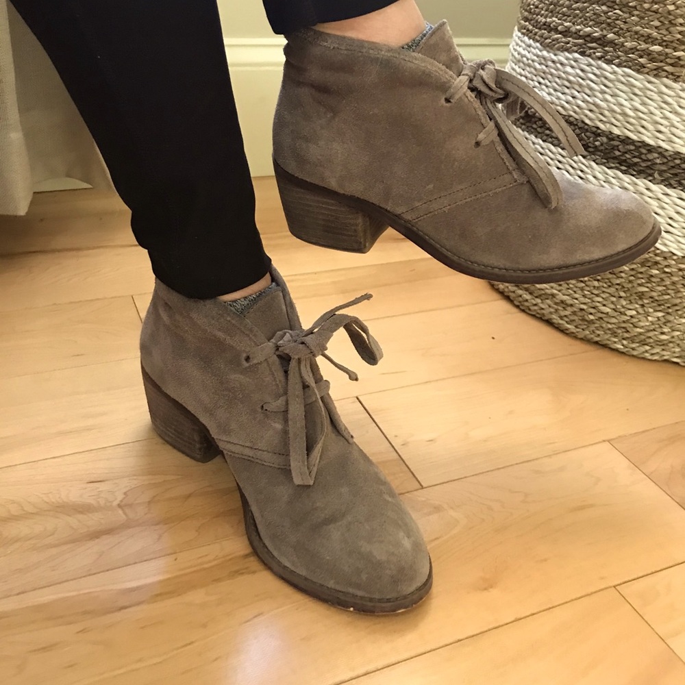 Suede lace up boots by Carlos